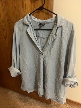 J. Jill Light Denim top w/ buttons on back
